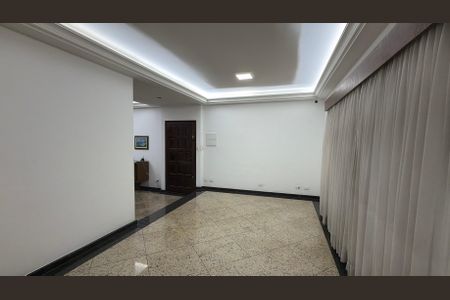 Casa à venda com 200m², 4 quartos e 4 vagas