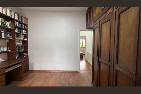 Casa à venda com 200m², 4 quartos e 4 vagas