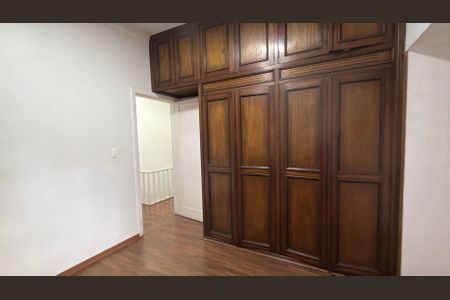 Casa à venda com 200m², 4 quartos e 4 vagas