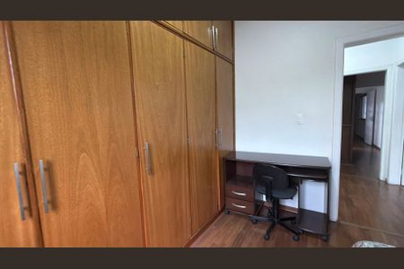 Casa à venda com 200m², 4 quartos e 4 vagas