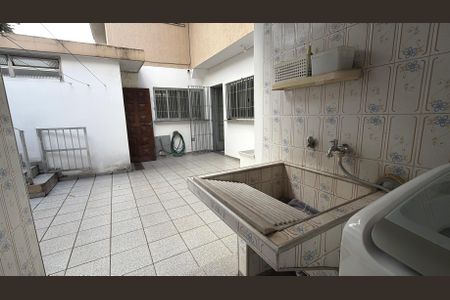 Casa à venda com 200m², 4 quartos e 4 vagas