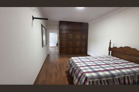 Casa à venda com 200m², 4 quartos e 4 vagas