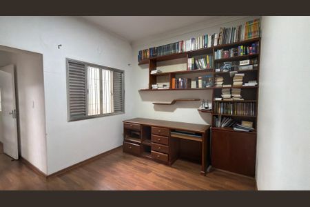 Casa à venda com 200m², 4 quartos e 4 vagas
