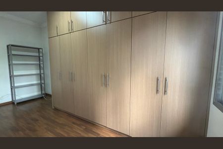 Casa à venda com 200m², 4 quartos e 4 vagas