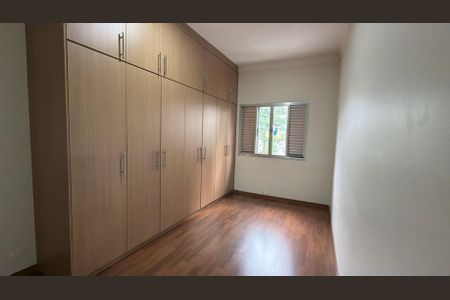 Casa à venda com 200m², 4 quartos e 4 vagas