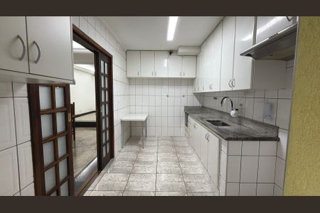 Casa à venda com 200m², 4 quartos e 4 vagas