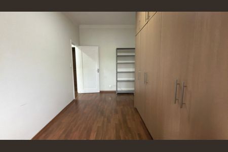 Casa à venda com 200m², 4 quartos e 4 vagas