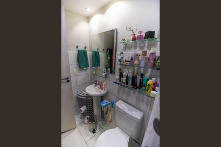 Apartamento à venda com 68m², 3 quartos e 1 vaga Apartamento à venda com 68m², 3 quartos e 1 vagaBanheiro da Suíte