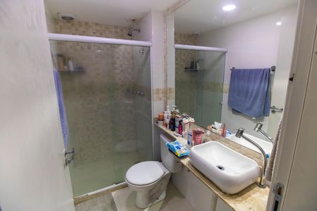 Apartamento à venda com 68m², 3 quartos e 1 vaga Apartamento à venda com 68m², 3 quartos e 1 vagaBanheiro Social