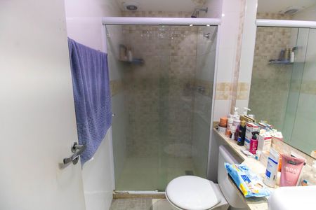 Apartamento à venda com 68m², 3 quartos e 1 vaga Apartamento à venda com 68m², 3 quartos e 1 vagaBanheiro Social