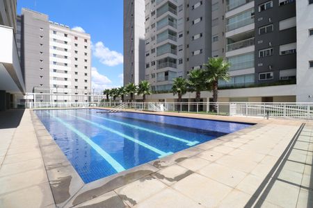 Apartamento à venda com 100m², 3 quartos e 2 vagasÁrea comum - Piscina