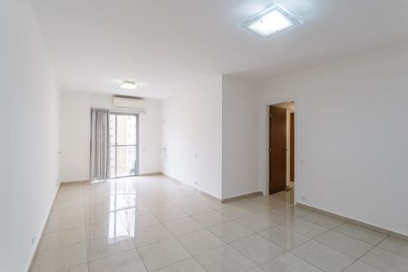 Sala de apartamento para alugar com 3 quartos, 110m² em Moema, São Paulo