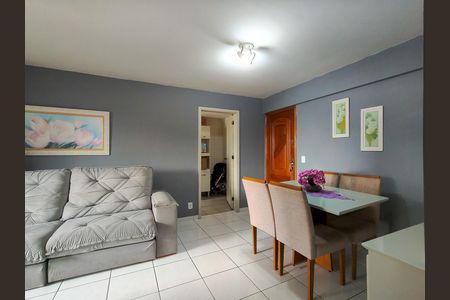 Apartamento à venda com 75m², 2 quartos e 1 vaga Apartamento à venda com 75m², 2 quartos e 1 vagaSala