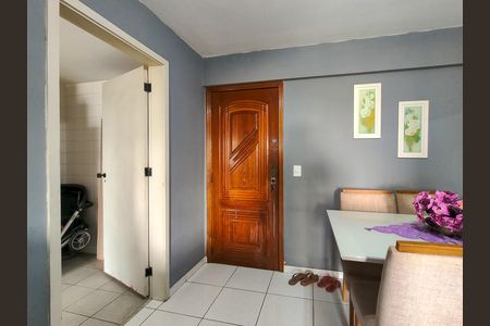 Apartamento à venda com 75m², 2 quartos e 1 vaga Apartamento à venda com 75m², 2 quartos e 1 vagaEntrada