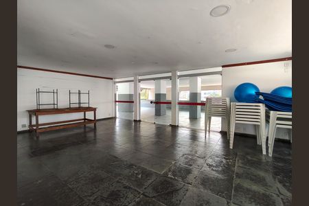 Apartamento à venda com 75m², 2 quartos e 1 vaga Apartamento à venda com 75m², 2 quartos e 1 vagaÁrea comum - Salão de festas