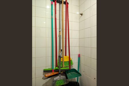 Apartamento à venda com 75m², 2 quartos e 1 vaga Apartamento à venda com 75m², 2 quartos e 1 vagaBanheiro de serviço
