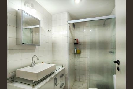Apartamento à venda com 75m², 2 quartos e 1 vaga Apartamento à venda com 75m², 2 quartos e 1 vagaBanheiro Corredor