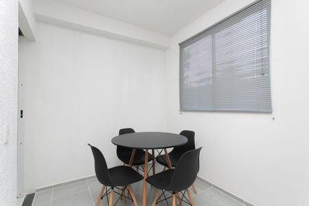 Apartamento para alugar com 32m², 2 quartos e sem vaga Apartamento para alugar com 32m², 2 quartos e sem vagaÁrea comum - Salão de Festas