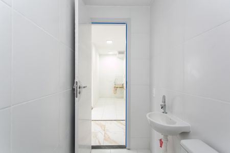 Apartamento para alugar com 32m², 2 quartos e sem vaga Apartamento para alugar com 32m², 2 quartos e sem vagaBanheiro