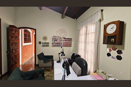 Casa à venda com 3 quartos, 250m² em Jardim Torres Sao Jose, Jundiaí