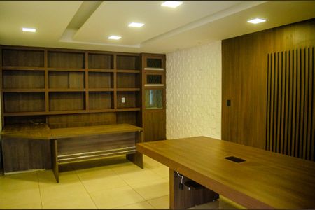 Casa para alugar com 391m², 5 quartos e 5 vagas