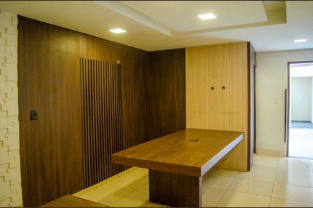 Casa para alugar com 391m², 5 quartos e 5 vagas