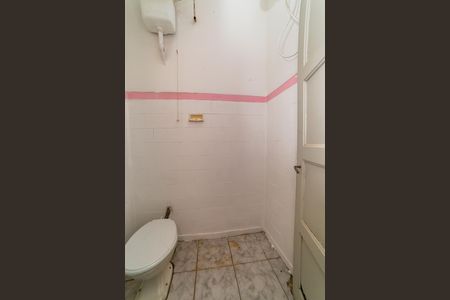 Apartamento para alugar com 130m², 3 quartos e sem vaga Apartamento para alugar com 130m², 3 quartos e sem vagaBanheiro de serviço