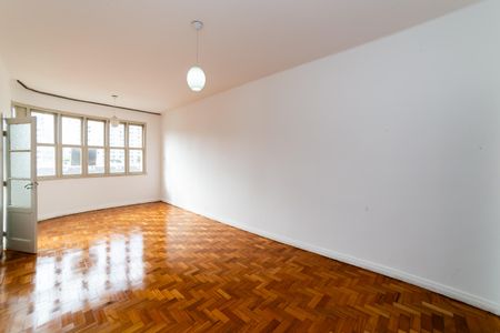 Apartamento para alugar com 130m², 3 quartos e sem vaga Apartamento para alugar com 130m², 3 quartos e sem vagaSala