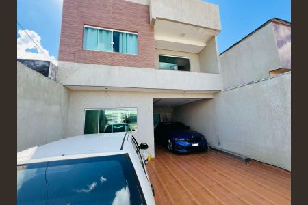 Casa à venda com 319m², 3 quartos e 3 vagas