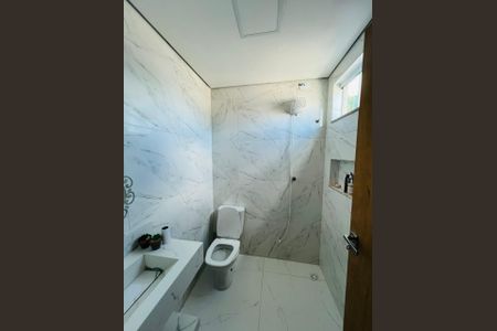Casa à venda com 319m², 3 quartos e 3 vagas