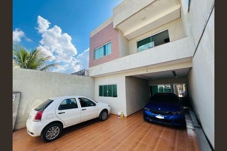 Casa à venda com 319m², 3 quartos e 3 vagas