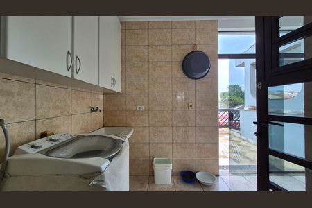Casa para alugar com 240m², 3 quartos e 2 vagas Casa para alugar com 240m², 3 quartos e 2 vagasArea de serviço