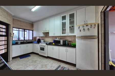Casa para alugar com 240m², 3 quartos e 2 vagas Casa para alugar com 240m², 3 quartos e 2 vagasCozinha