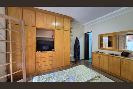 Casa para alugar com 240m², 3 quartos e 2 vagas Casa para alugar com 240m², 3 quartos e 2 vagasQuarto