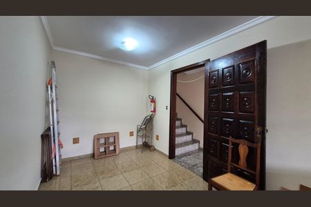 Casa para alugar com 240m², 3 quartos e 2 vagas Casa para alugar com 240m², 3 quartos e 2 vagasEscritorio
