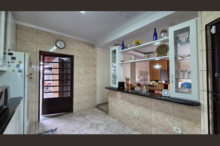 Casa para alugar com 240m², 3 quartos e 2 vagas Casa para alugar com 240m², 3 quartos e 2 vagasCozinha