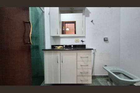 Casa para alugar com 240m², 3 quartos e 2 vagas Casa para alugar com 240m², 3 quartos e 2 vagasBanheiro da suíte