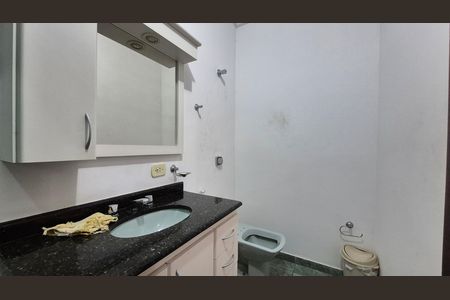 Casa para alugar com 240m², 3 quartos e 2 vagas Casa para alugar com 240m², 3 quartos e 2 vagasBanheiro da suíte