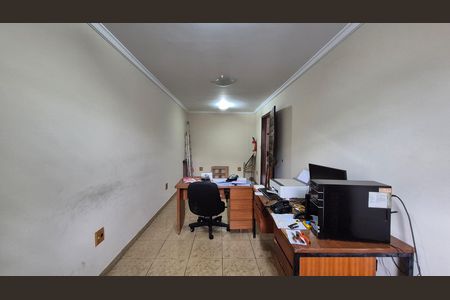 Casa para alugar com 240m², 3 quartos e 2 vagas Casa para alugar com 240m², 3 quartos e 2 vagasEscritorio