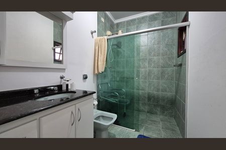 Casa para alugar com 240m², 3 quartos e 2 vagas Casa para alugar com 240m², 3 quartos e 2 vagasBanheiro da suíte