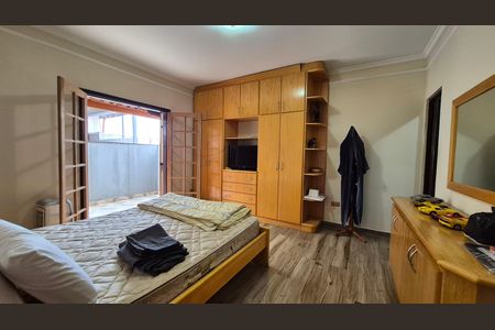Casa para alugar com 240m², 3 quartos e 2 vagas Casa para alugar com 240m², 3 quartos e 2 vagasQuarto
