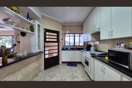 Casa para alugar com 240m², 3 quartos e 2 vagas Casa para alugar com 240m², 3 quartos e 2 vagasCozinha