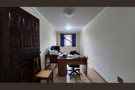 Casa para alugar com 240m², 3 quartos e 2 vagas Casa para alugar com 240m², 3 quartos e 2 vagasEscritorio