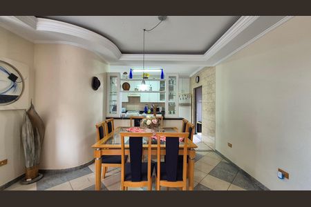 Casa para alugar com 240m², 3 quartos e 2 vagas Casa para alugar com 240m², 3 quartos e 2 vagasSala