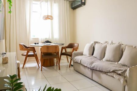 Apartamento para alugar com 80m², 2 quartos e 1 vaga Apartamento para alugar com 80m², 2 quartos e 1 vagaSala