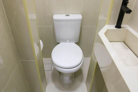 Apartamento para alugar com 80m², 2 quartos e 1 vaga Apartamento para alugar com 80m², 2 quartos e 1 vagaBanheiro de serviço