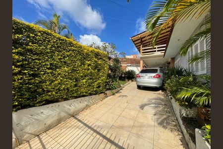 Casa para alugar com 200m², 3 quartos e 4 vagas