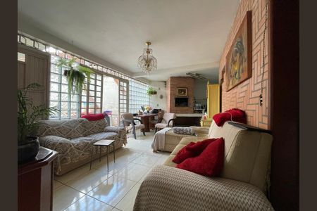 Casa para alugar com 200m², 3 quartos e 4 vagas