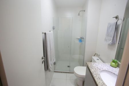 Apartamento à venda com 74m², 2 quartos e 1 vagaBanheiro Social