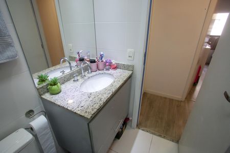 Apartamento à venda com 74m², 2 quartos e 1 vagaBanheiro Social